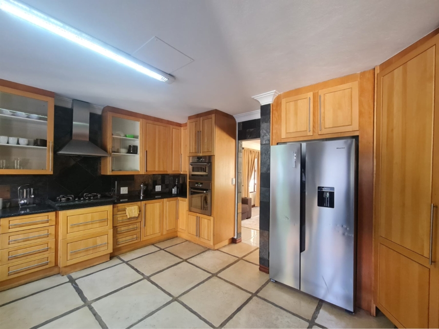 To Let 5 Bedroom Property for Rent in Eagles Landing North West